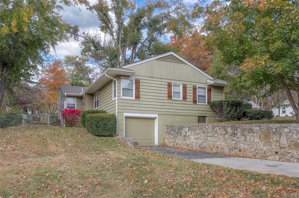 211 NW Briarcliff Road — photo 32