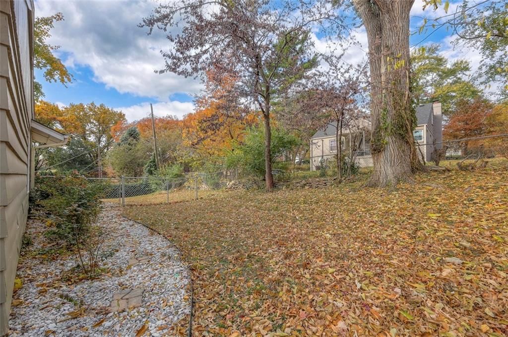 211 NW Briarcliff Road — photo 33