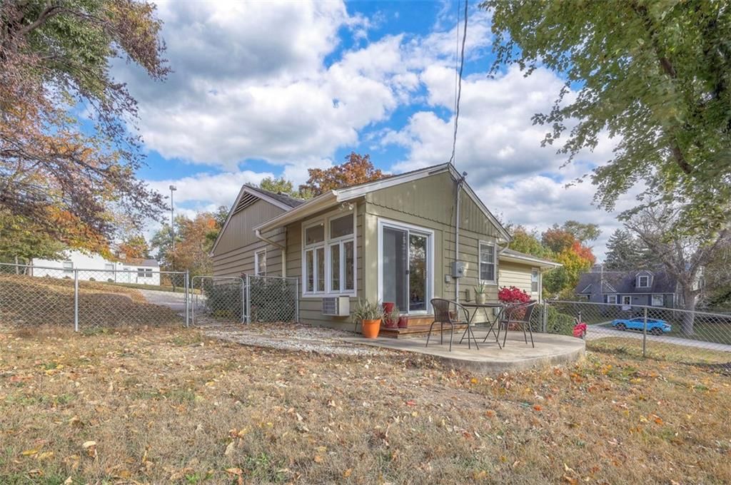 211 NW Briarcliff Road — photo 35