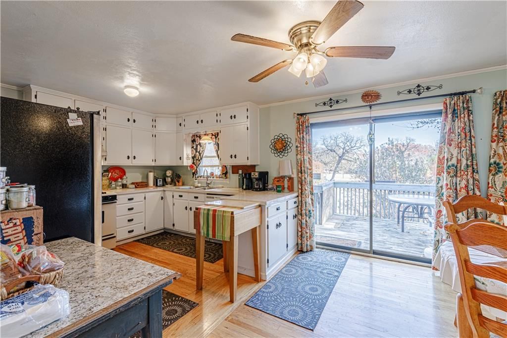 2925 S Norwood Avenue — photo 9