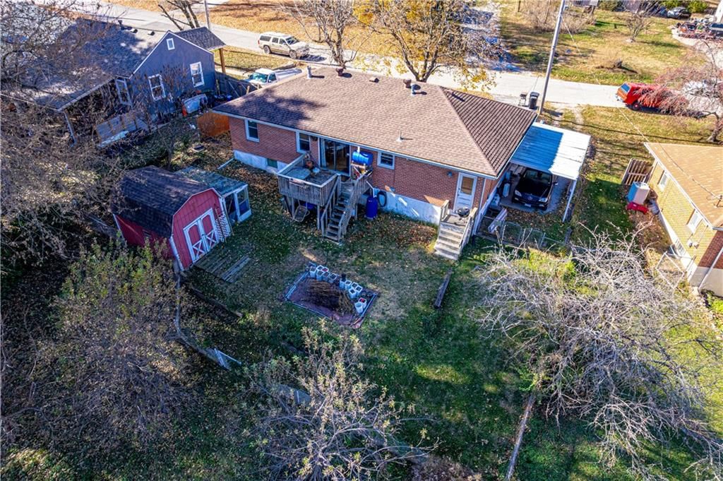 2925 S Norwood Avenue — photo 32