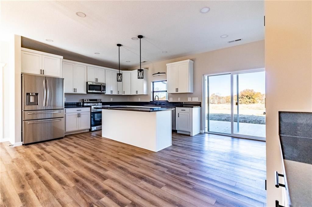 106 W Lake Shore Drive — photo 12