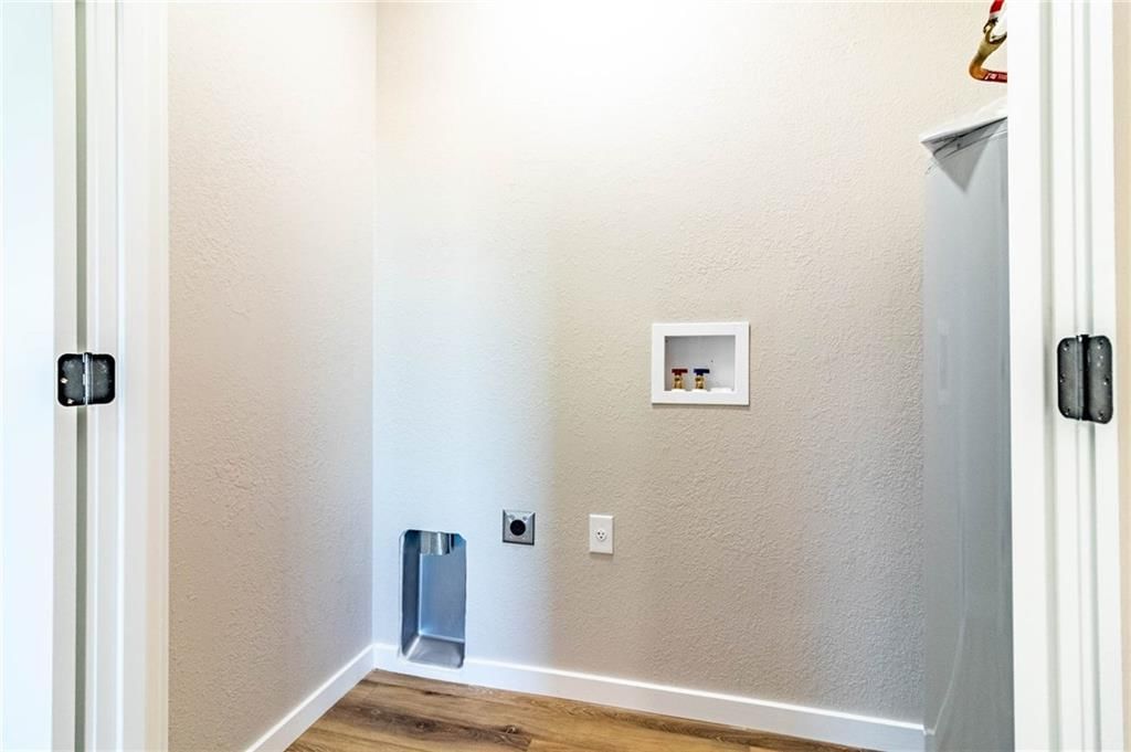 106 W Lake Shore Drive — photo 27