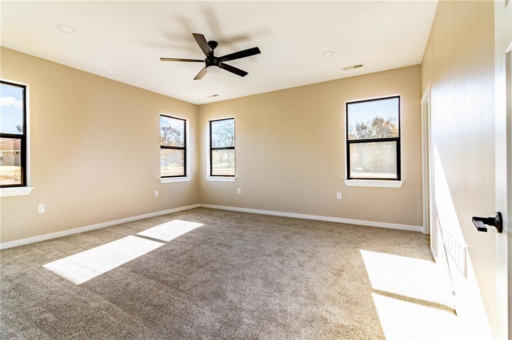 106 W Lake Shore Drive — photo 31