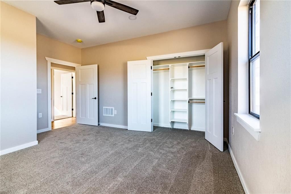 106 W Lake Shore Drive — photo 35