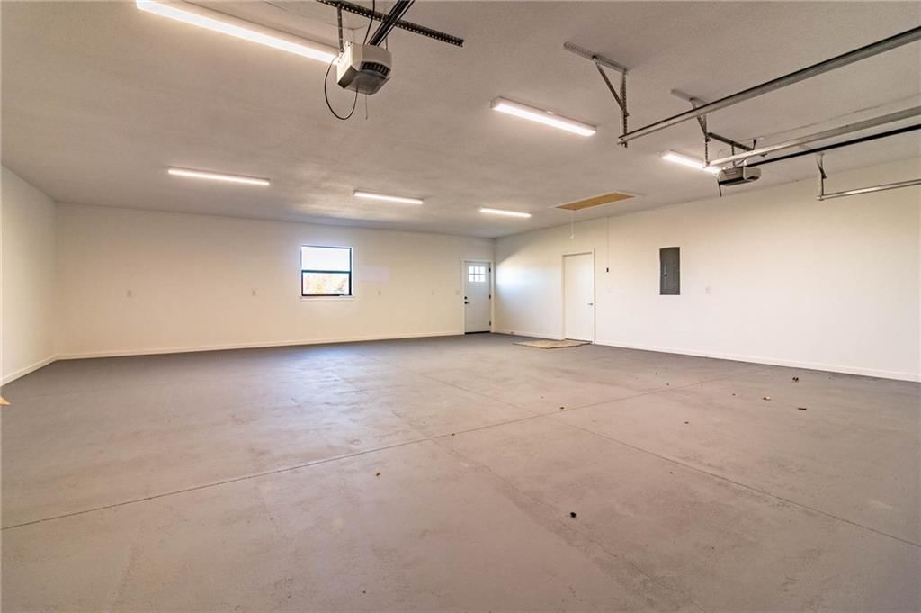 106 W Lake Shore Drive — photo 39
