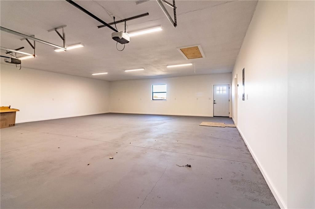 106 W Lake Shore Drive — photo 40
