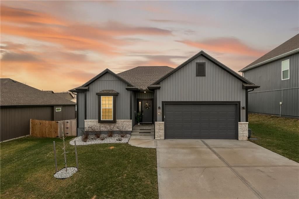 3925 NW 95th Terrace, Kansas City, MO