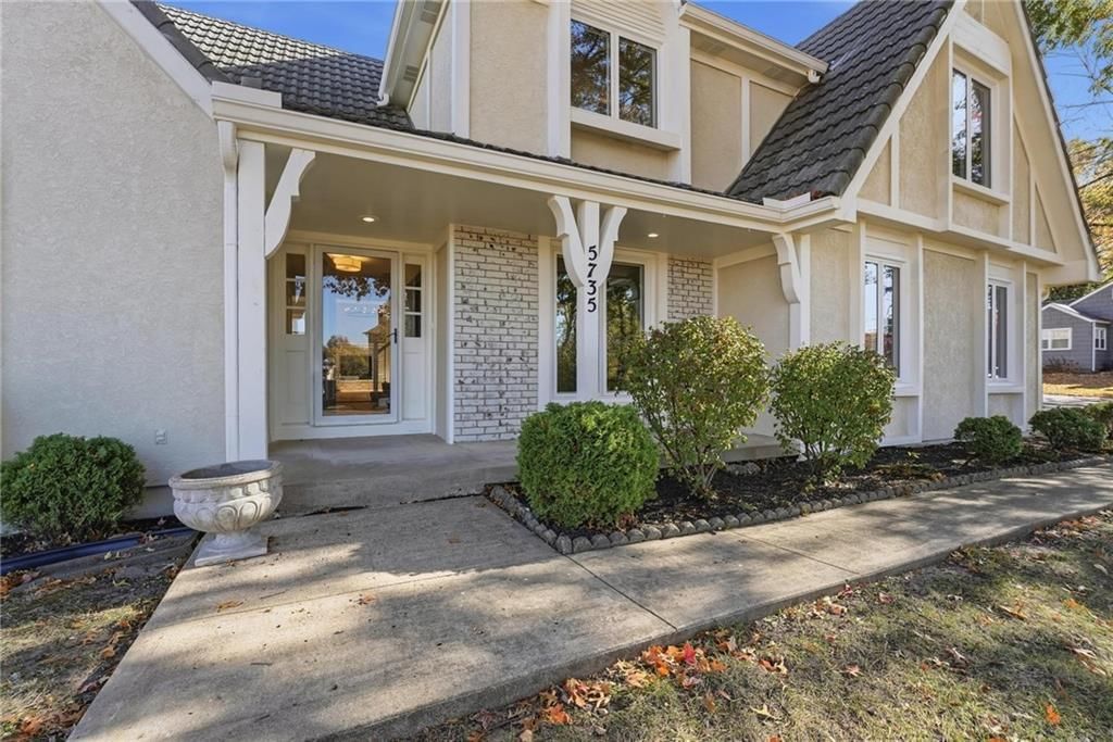 5735 Riley Street — photo 2