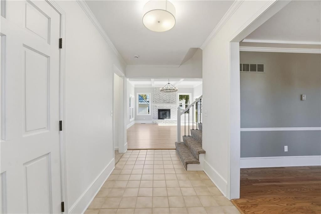 5735 Riley Street — photo 3
