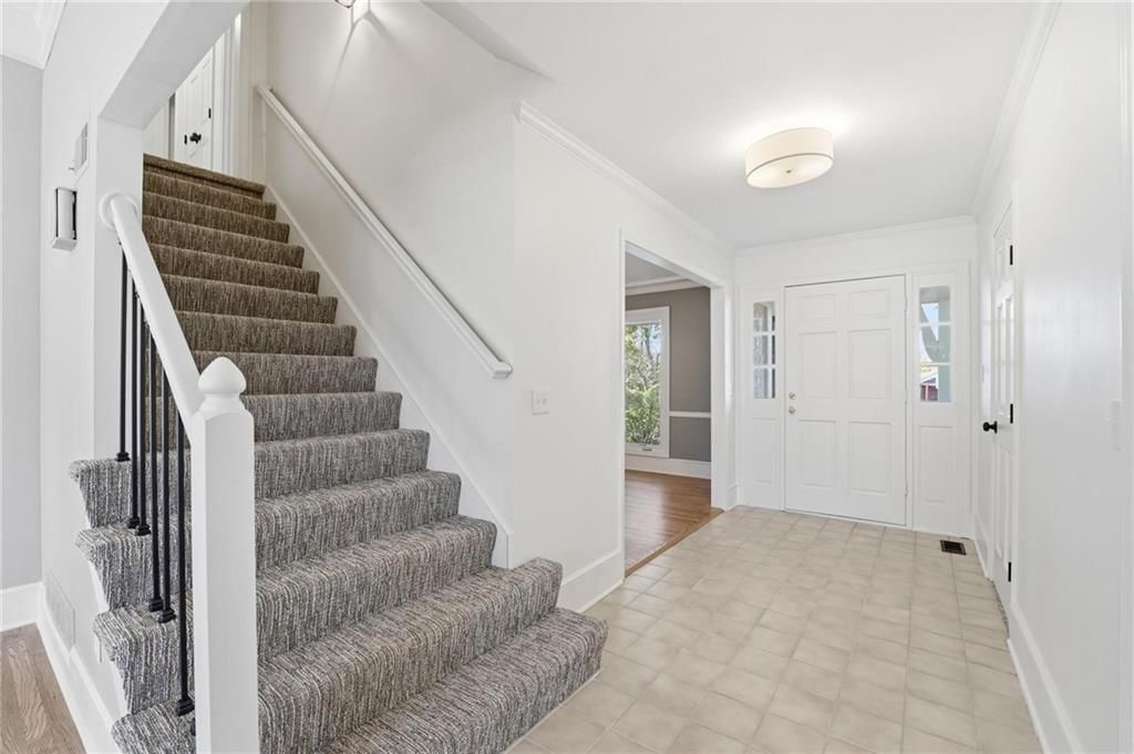 5735 Riley Street — photo 4
