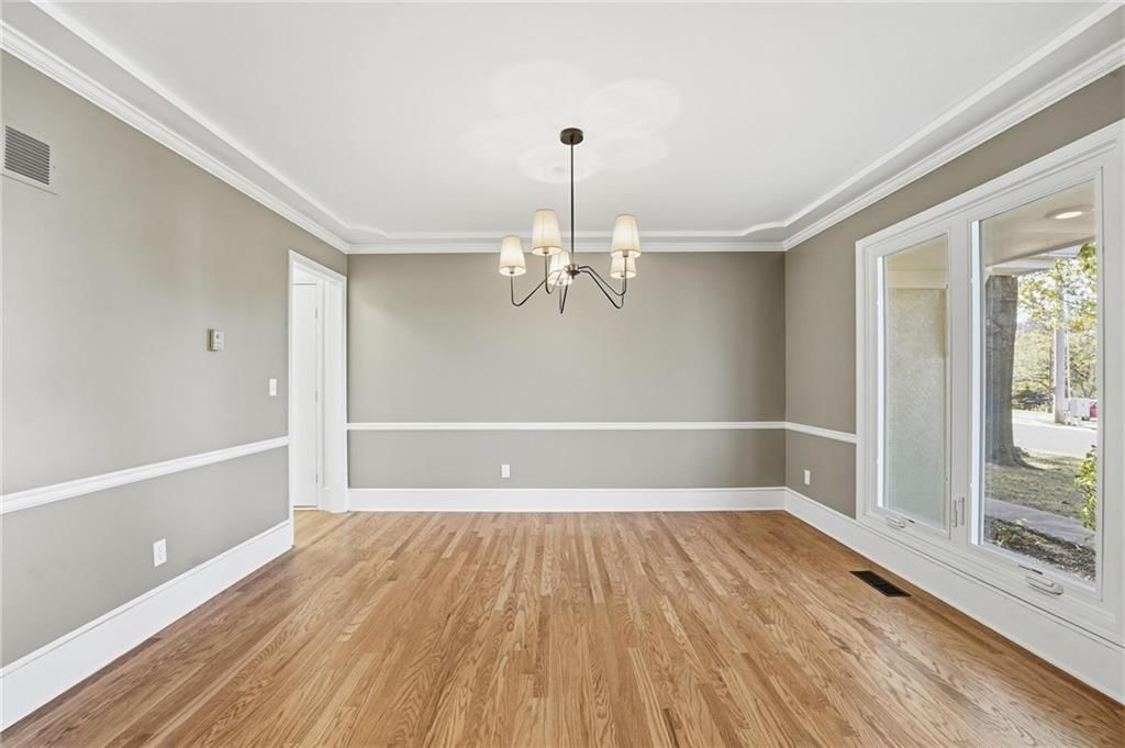 5735 Riley Street — photo 10