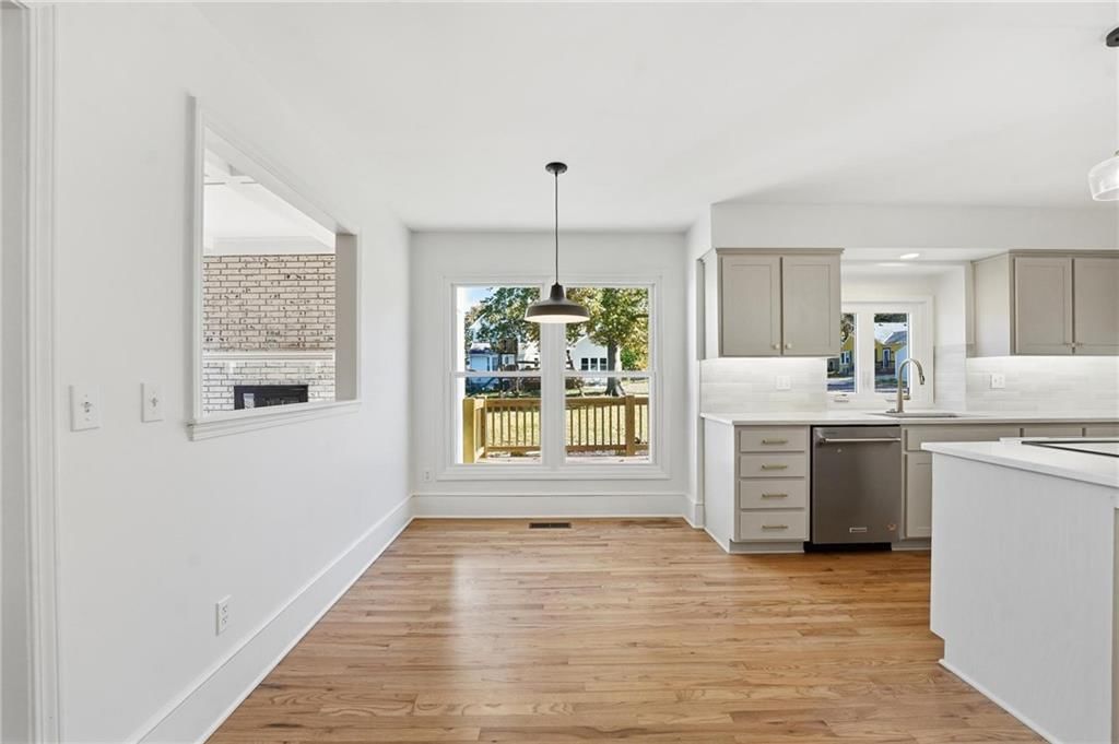 5735 Riley Street — photo 11