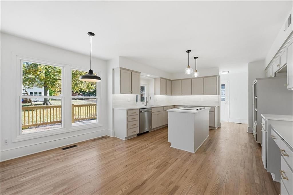 5735 Riley Street — photo 15