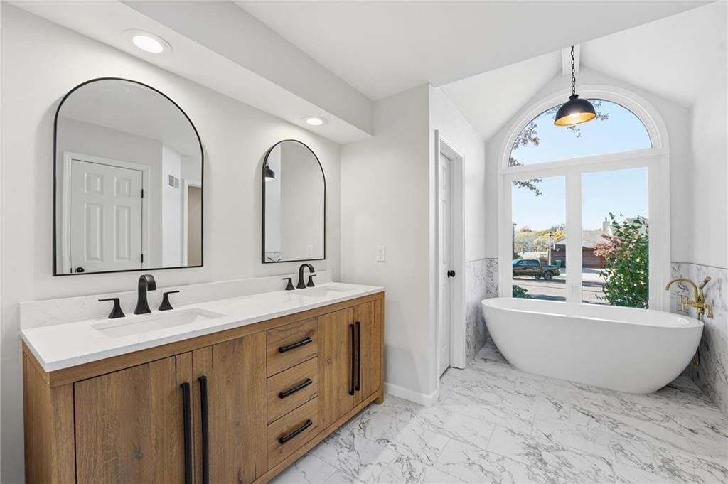 5735 Riley Street — photo 25