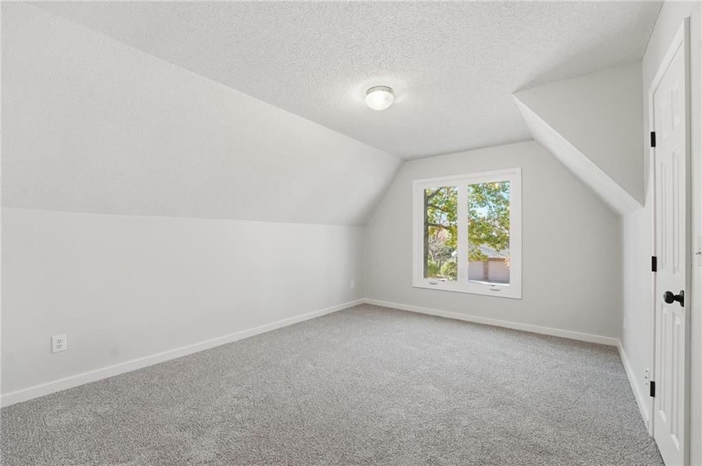 5735 Riley Street — photo 32