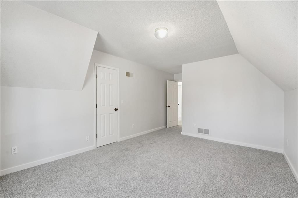 5735 Riley Street — photo 33