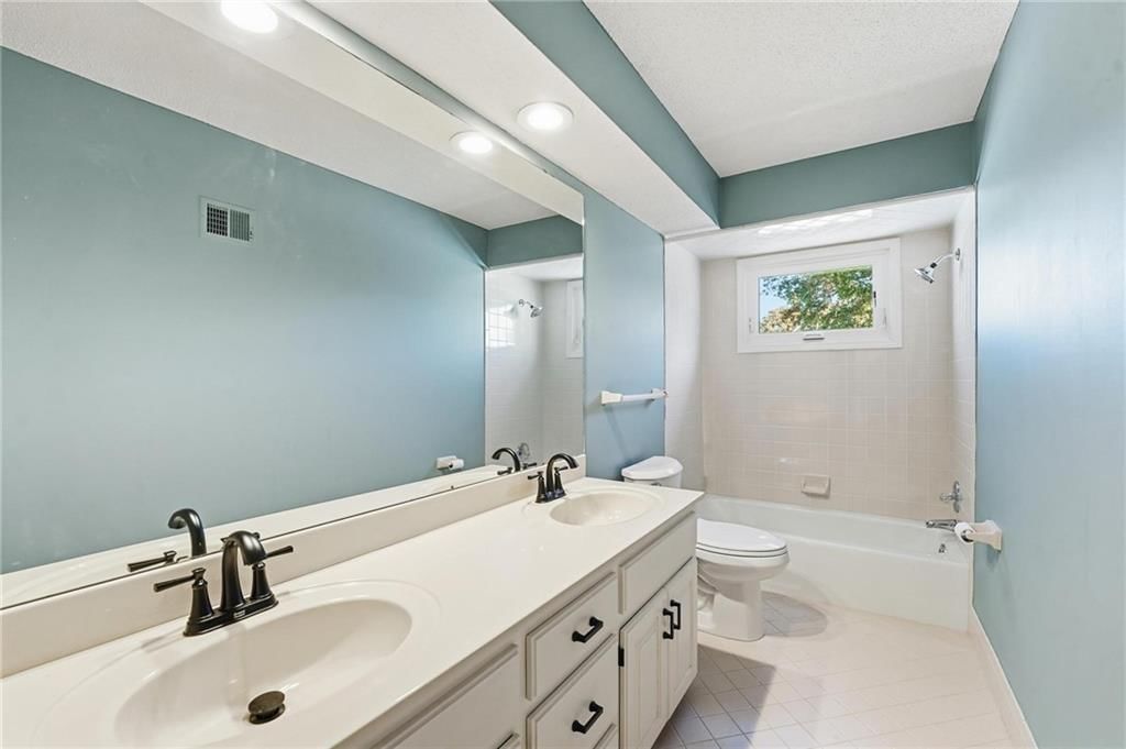 5735 Riley Street — photo 34