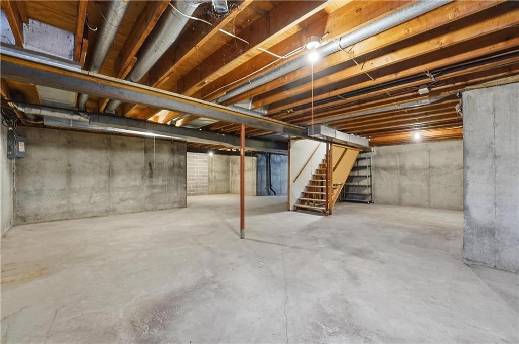 5735 Riley Street — photo 37