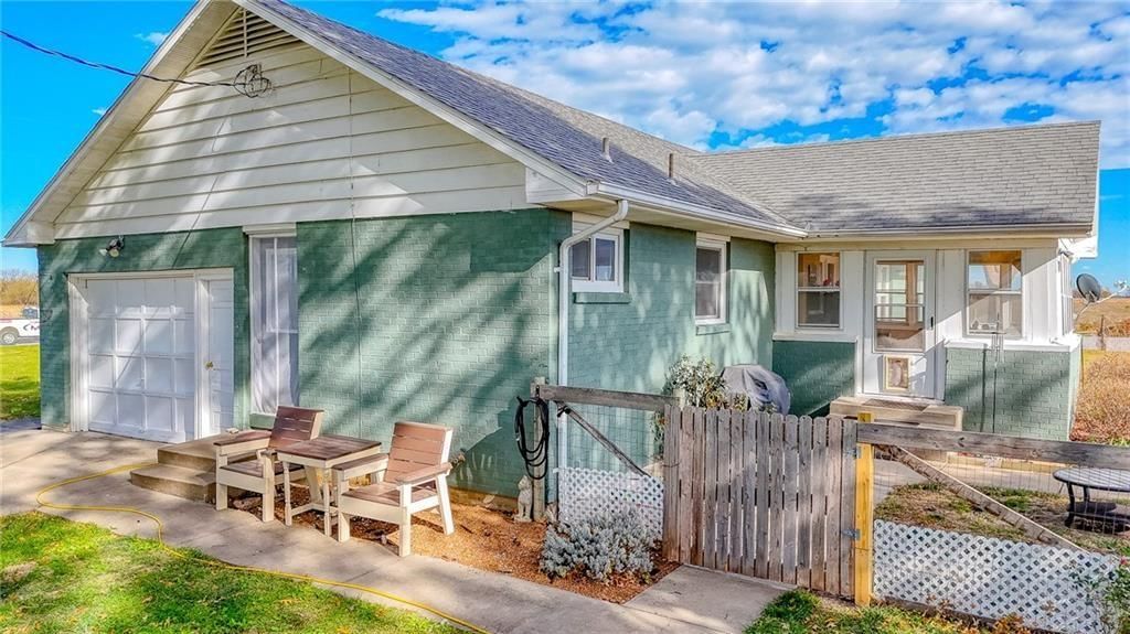 690 SW 58th Highway — photo 5