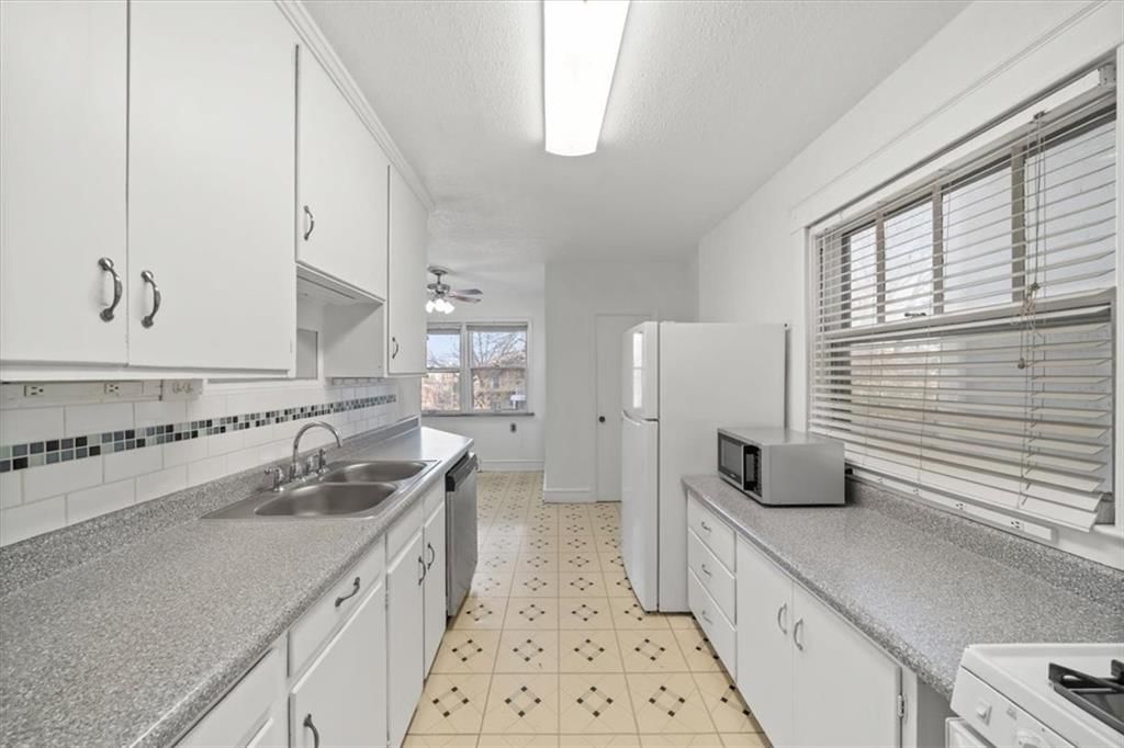 5101 Walnut Street — photo 10