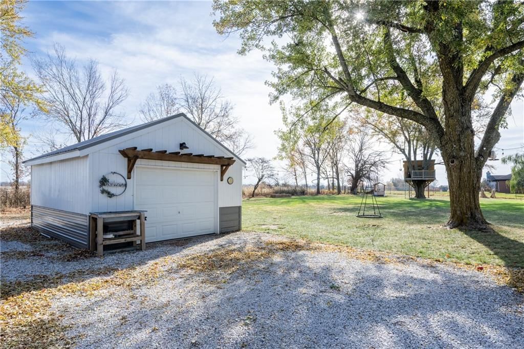 31685 Metcalf Road — photo 30
