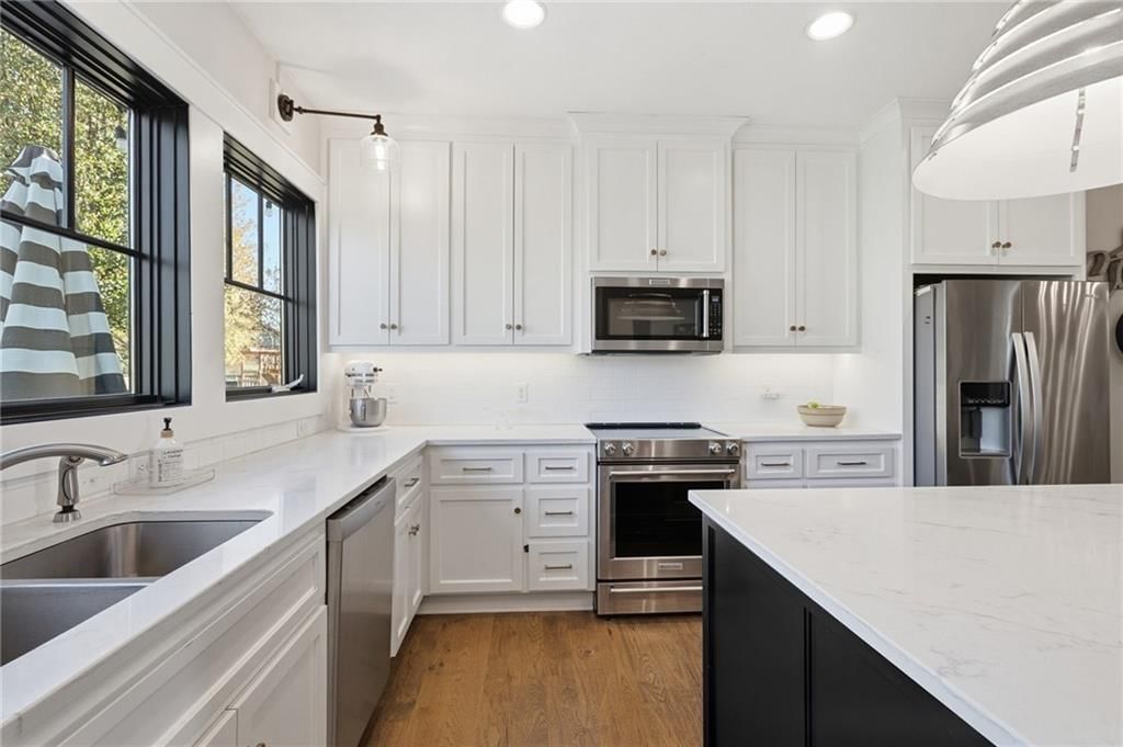 1210 Signal Lake Court — photo 23