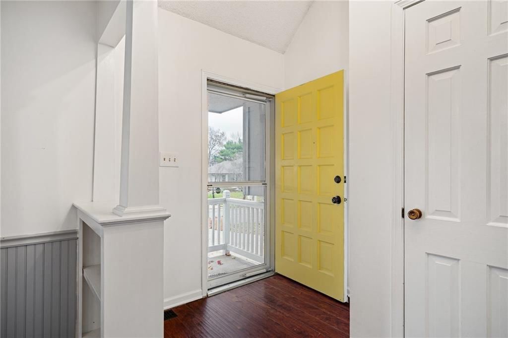 715 NE Cambridge Drive — photo 5