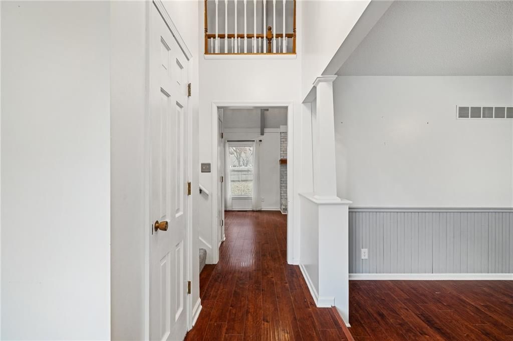715 NE Cambridge Drive — photo 6