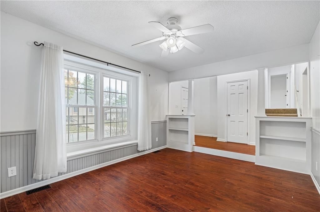 715 NE Cambridge Drive — photo 8