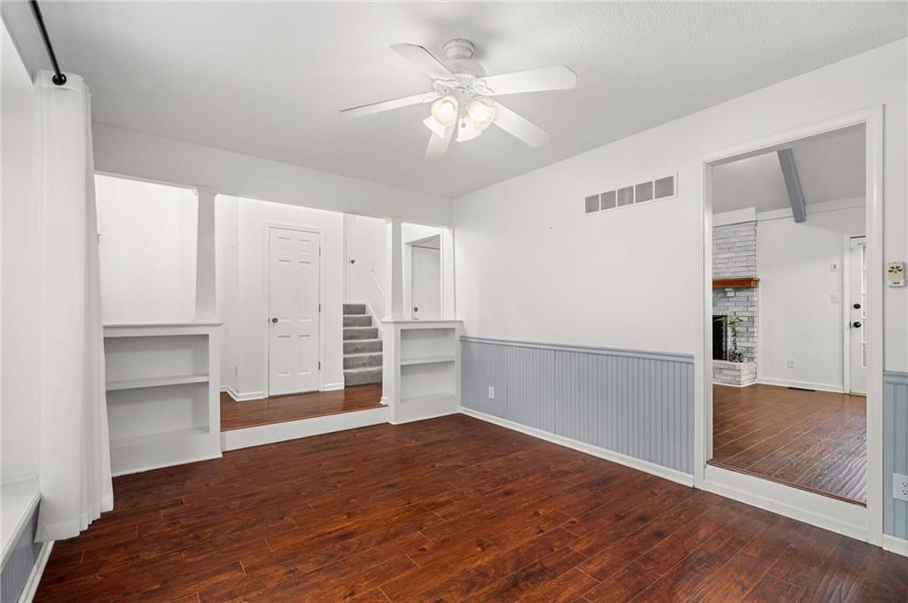 715 NE Cambridge Drive — photo 9