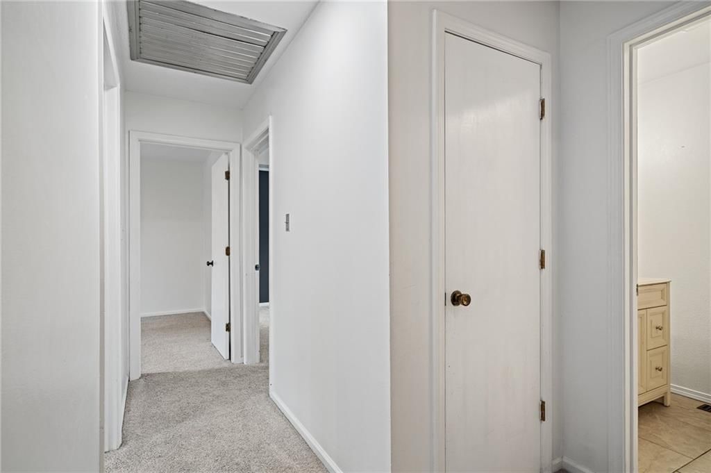 715 NE Cambridge Drive — photo 25