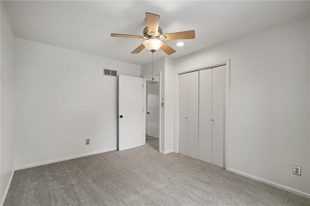 715 NE Cambridge Drive — photo 32