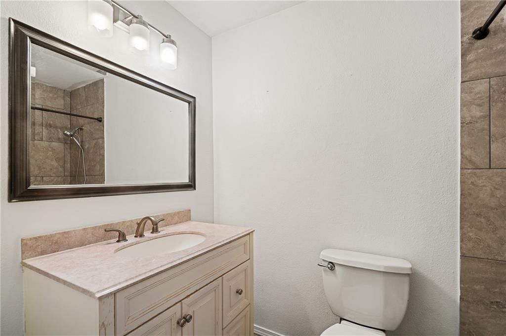 715 NE Cambridge Drive — photo 33