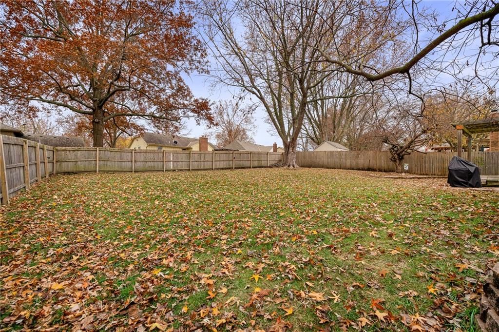 715 NE Cambridge Drive — photo 47