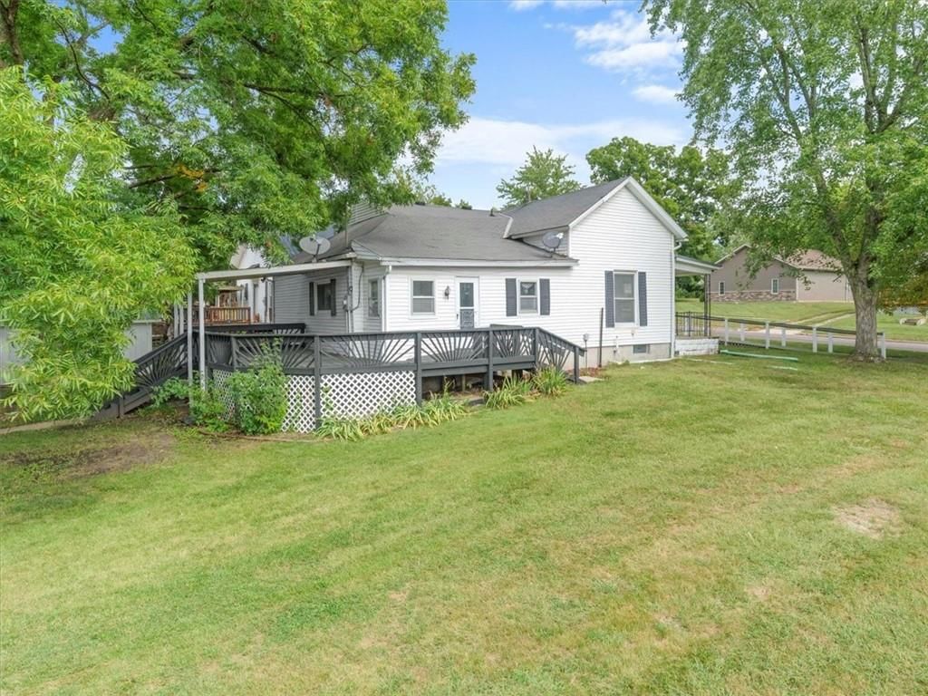 217 N Alanthus Street — photo 2