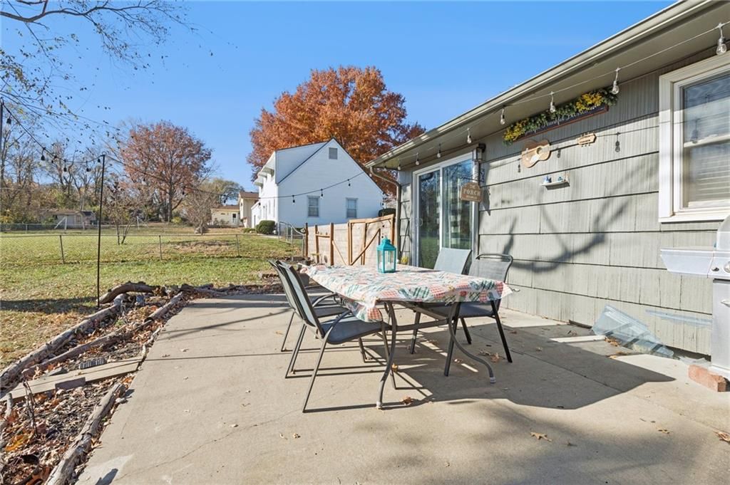 1316 Delaware Street — photo 31