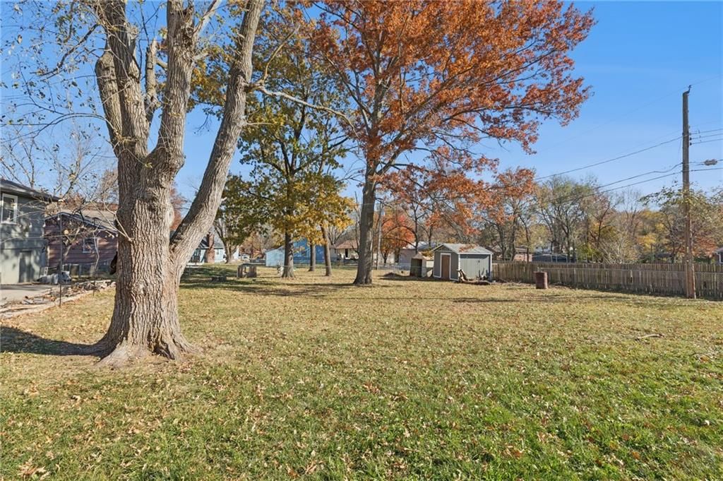 1316 Delaware Street — photo 32