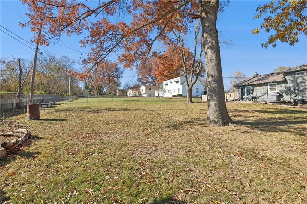 1316 Delaware Street — photo 35