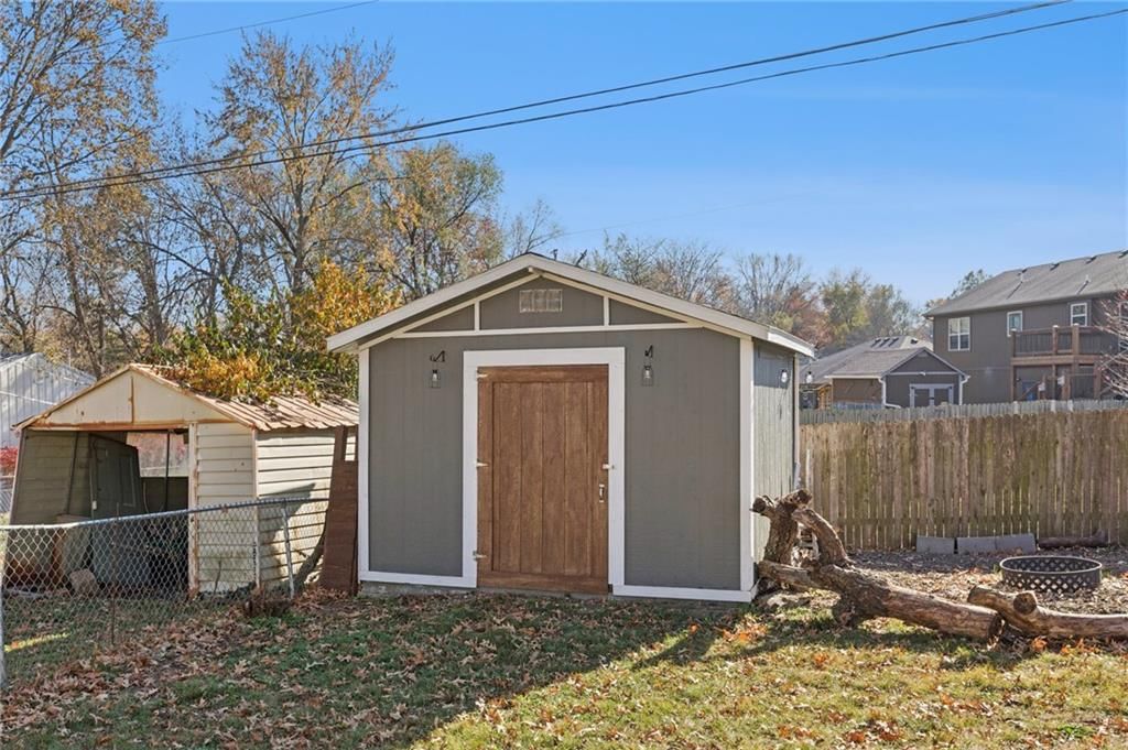 1316 Delaware Street — photo 37