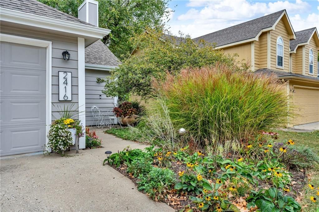 2416 Lancaster Drive — photo 8