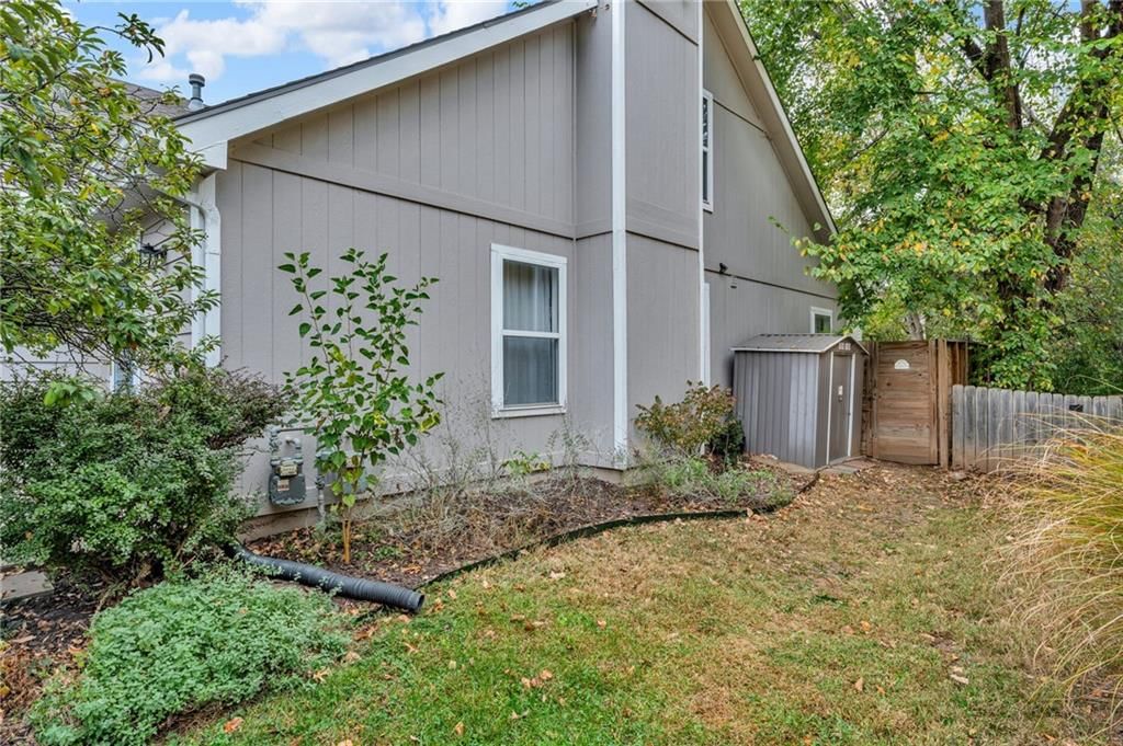 2416 Lancaster Drive — photo 12