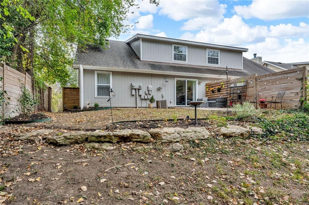2416 Lancaster Drive — photo 15