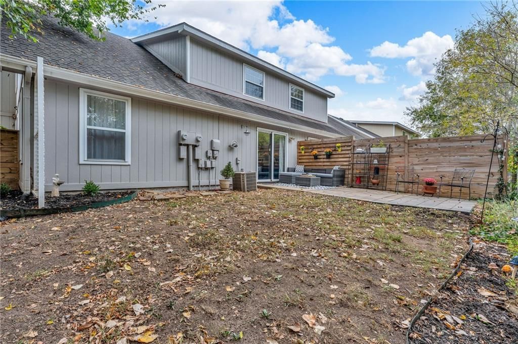 2416 Lancaster Drive — photo 16