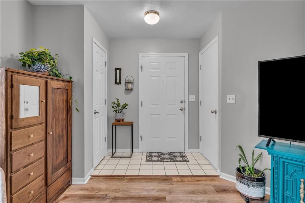 2416 Lancaster Drive — photo 18