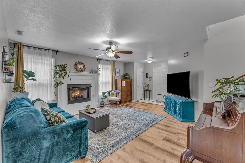 2416 Lancaster Drive — photo 19