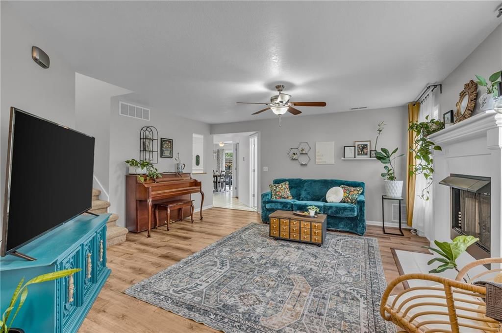 2416 Lancaster Drive — photo 21