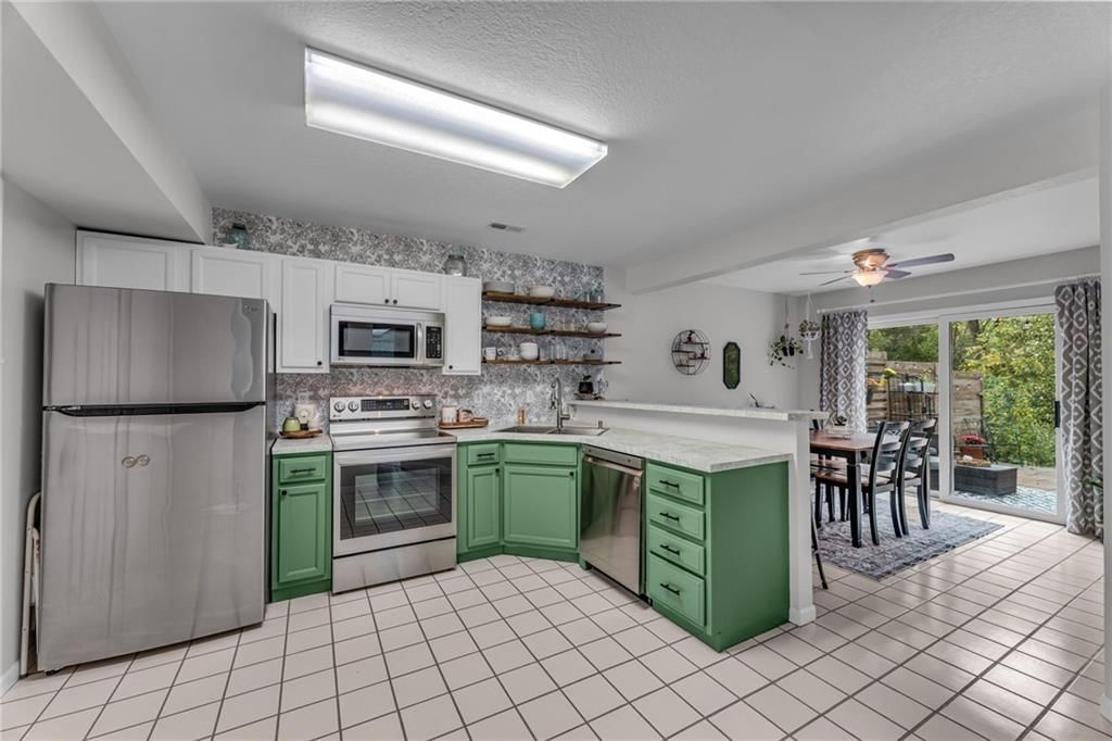2416 Lancaster Drive — photo 22