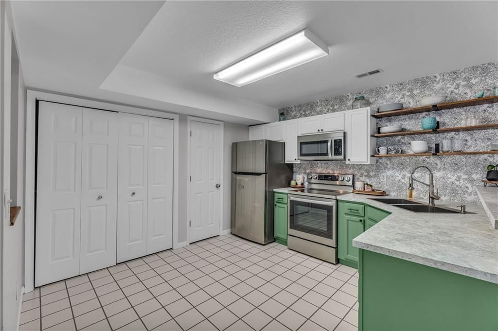 2416 Lancaster Drive — photo 23