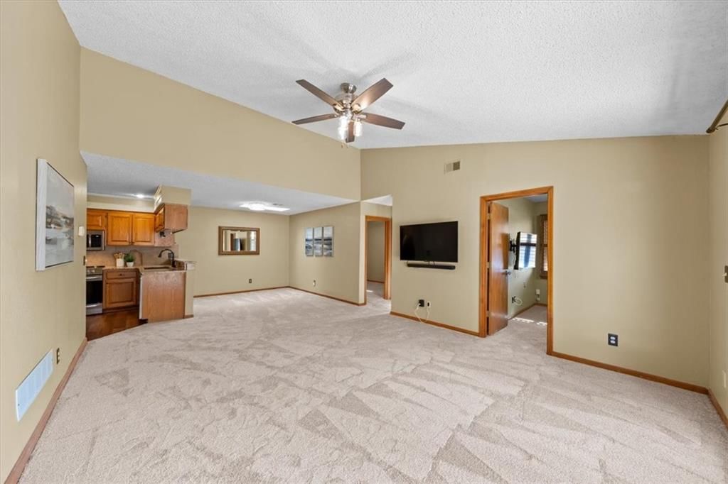 1372 N Ridge Parkway — photo 5
